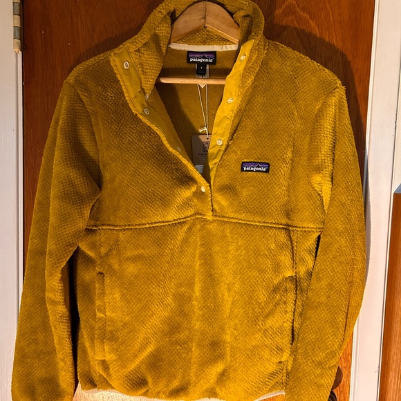 Patagonia W’s Re-Tool Half Snap pullover in cosmic gold - Picture 3 of 5